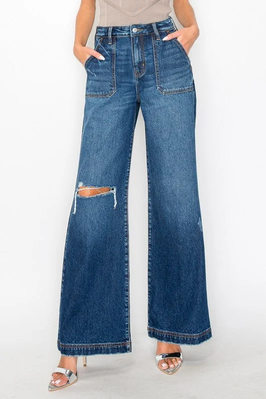 ULTRA HIGH RISE RELAXED FLARE JEANS Cozy Wide-Legged Jeans